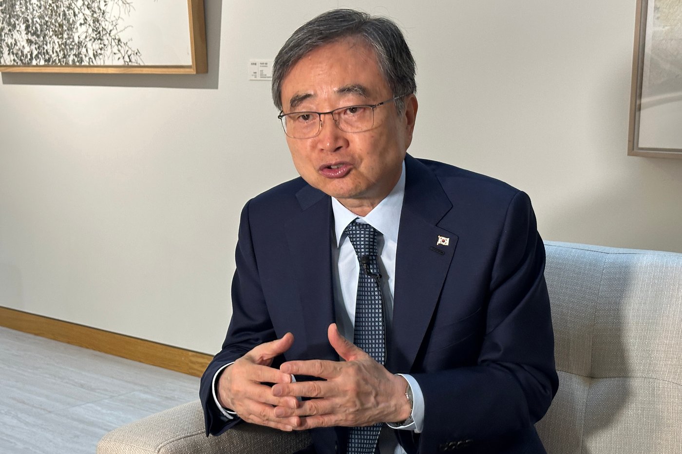 South Korea's top diplomat says his nation has asked Trump to be a 'peacemaker' with North Korea | iNFOnews.ca