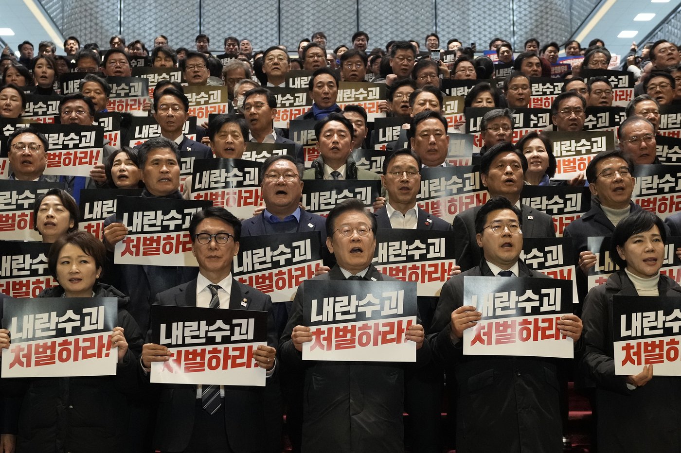 South Korean prosecutors detain ex-defense chief over martial law imposition | iNFOnews.ca South Korean prosecutors detain ex-defense chief over martial law imposition | iNFOnews.ca
