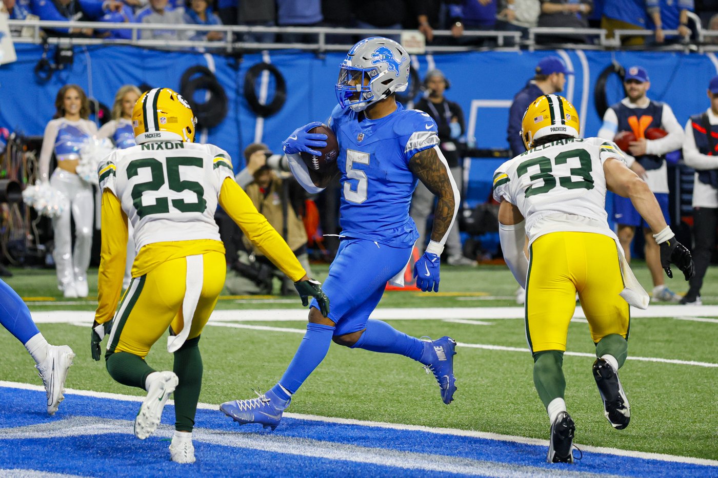 Dan Campbell's 4th-down gambles help Lions beat Packers 34-31 and clinch playoffs | iNFOnews.ca