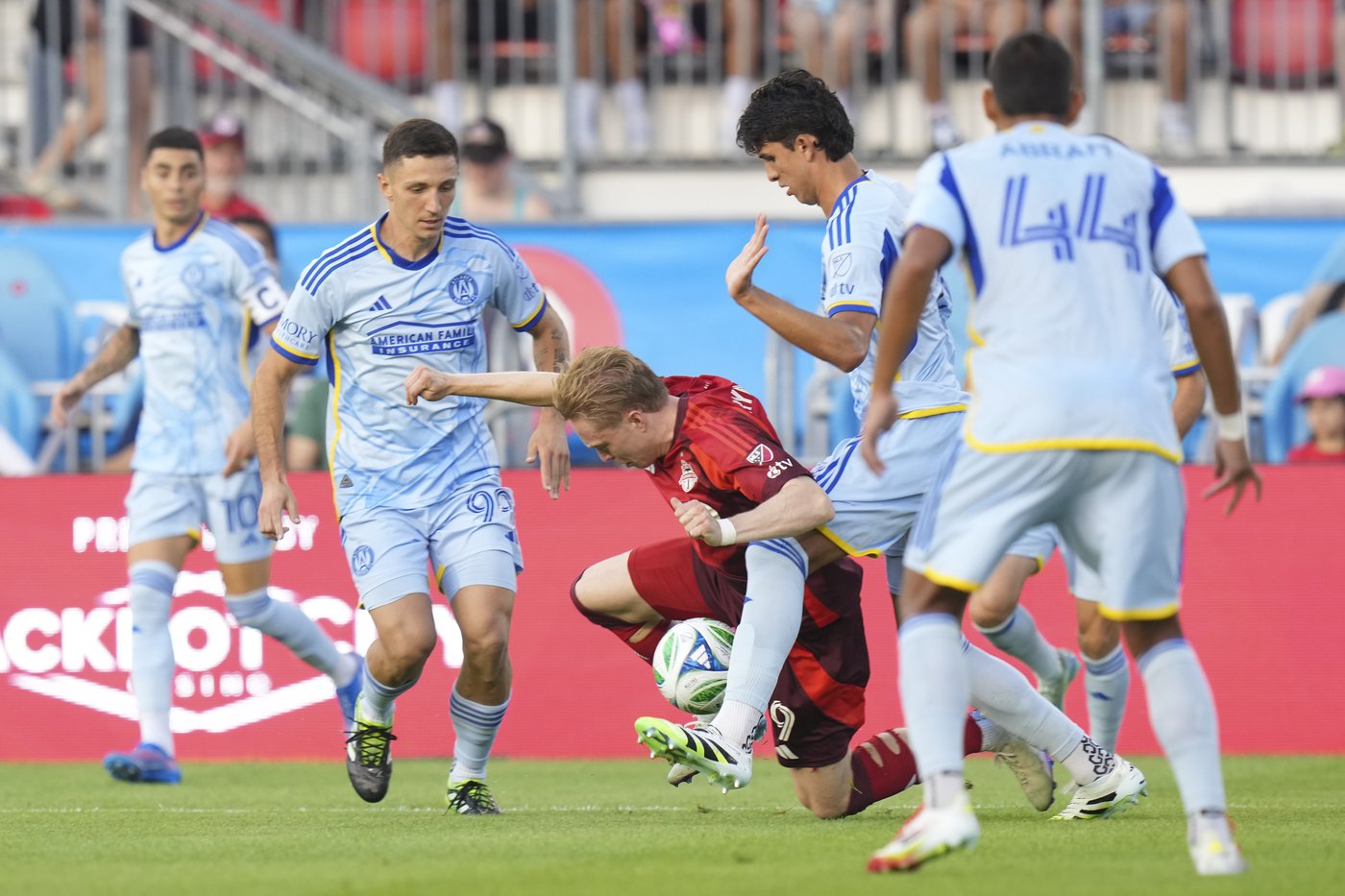CF Montréal signs defender Efraín Morales to three-year extension | iNFOnews.ca CF Montréal signs defender Efraín Morales to three-year extension | iNFOnews.ca