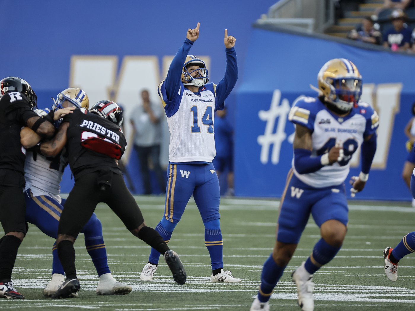 Castillo's game-winning field goal lifts Bombers after late surge from Redblacks | iNFOnews.ca Castillo's game-winning field goal lifts Bombers after late surge from Redblacks | iNFOnews.ca
