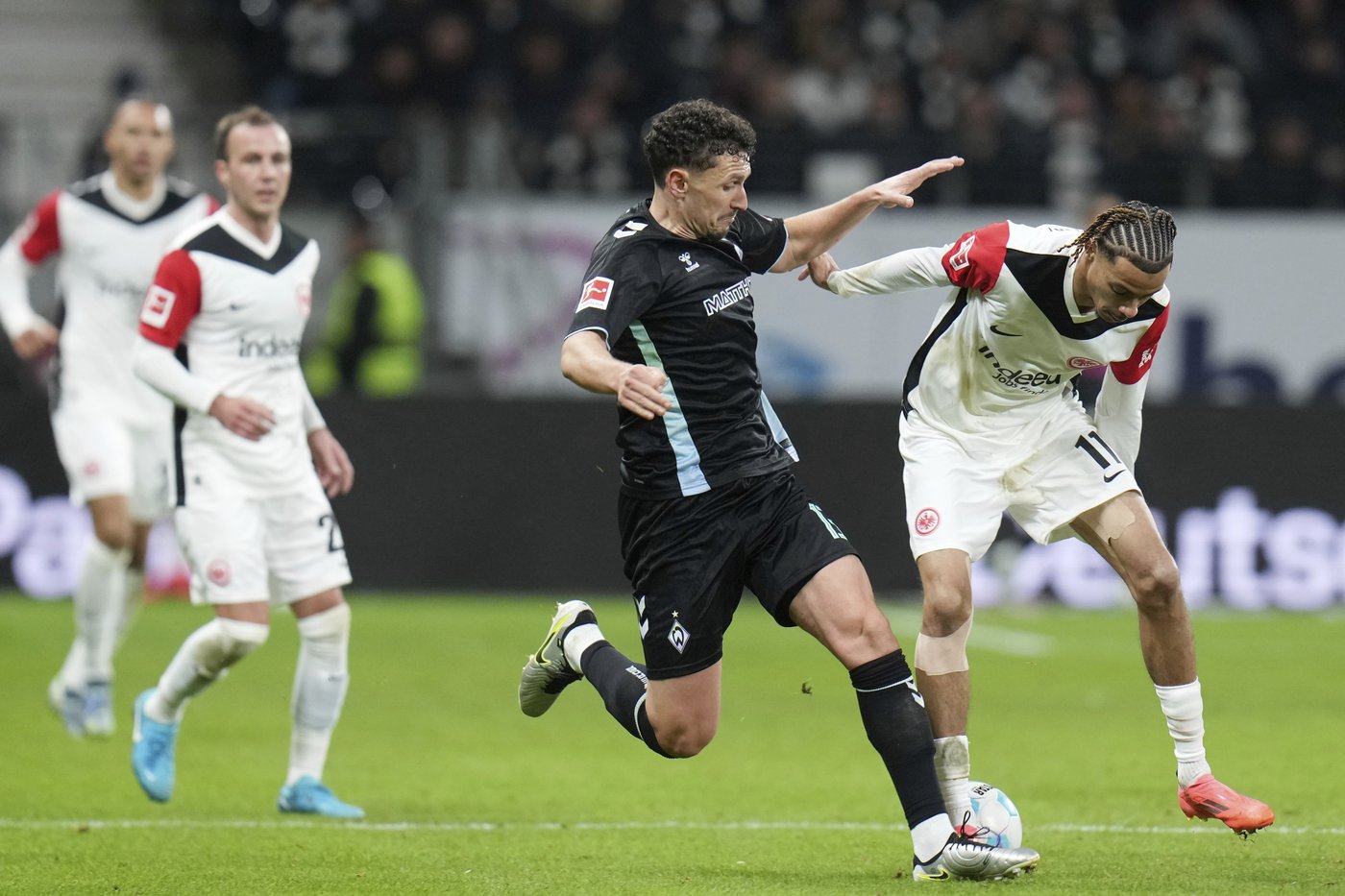 Schick hat trick helps Leverkusen cover defensive lapses. Frankfurt and Dortmund win in Bundesliga | iNFOnews.ca Schick hat trick helps Leverkusen cover defensive lapses. Frankfurt and Dortmund win in Bundesliga | iNFOnews.ca