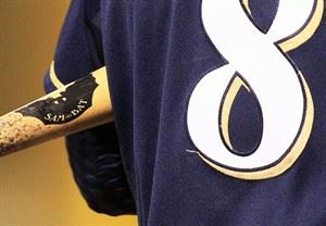 NL Capsules: Ryan Braun keeps Brewers' wild card hopes alive with 8-1 win | iNFOnews.ca CP20252588