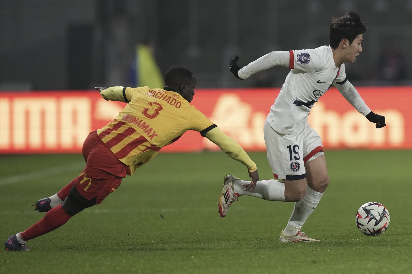 Barcola scores and assists as PSG struggles past Lens with Man City next in crunch match | iNFOnews.ca