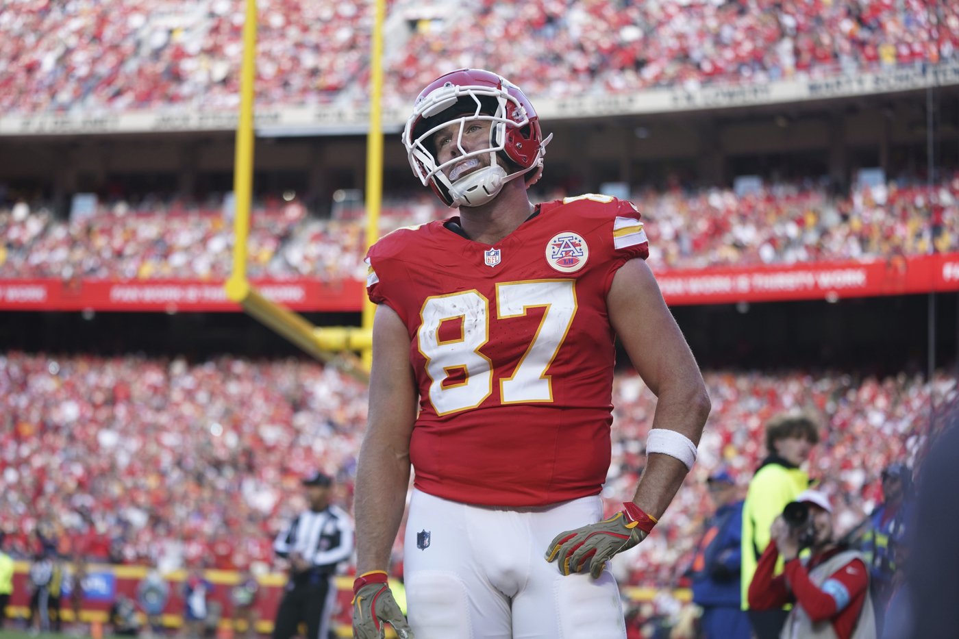 Chiefs block Broncos' potential winner as time expires, hold on for 16-14 win to remain perfect | iNFOnews.ca Chiefs block Broncos' potential winner as time expires, hold on for 16-14 win to remain perfect | iNFOnews.ca
