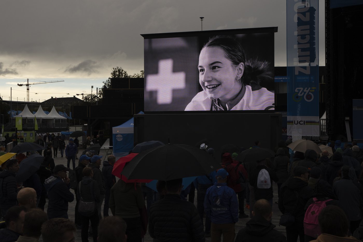 Swiss teenage cyclist Muriel Furrer has died after crashing at the road world champs | iNFOnews.ca Swiss teenage cyclist Muriel Furrer has died after crashing at the road world champs | iNFOnews.ca