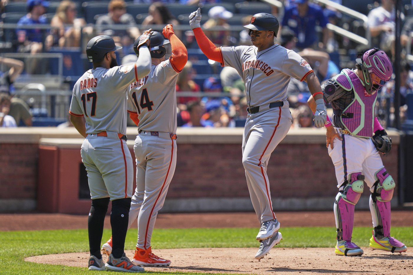 Devers homers to help the Giants rout the Mets 12-4 for a series victory | iNFOnews.ca Devers homers to help the Giants rout the Mets 12-4 for a series victory | iNFOnews.ca