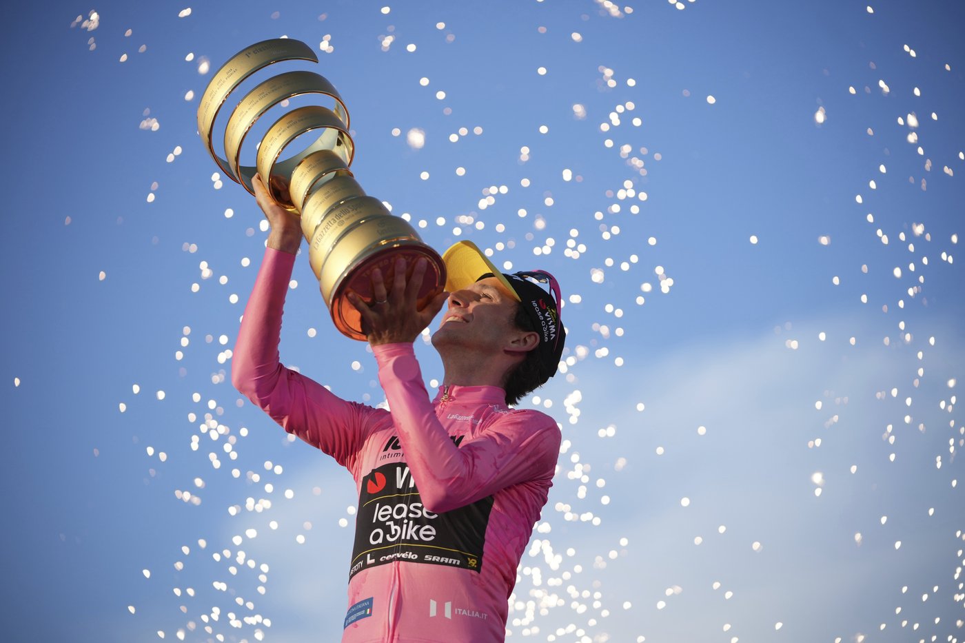 British rider Simon Yates wins elusive Giro d'Italia title | iNFOnews.ca British rider Simon Yates wins elusive Giro d'Italia title | iNFOnews.ca