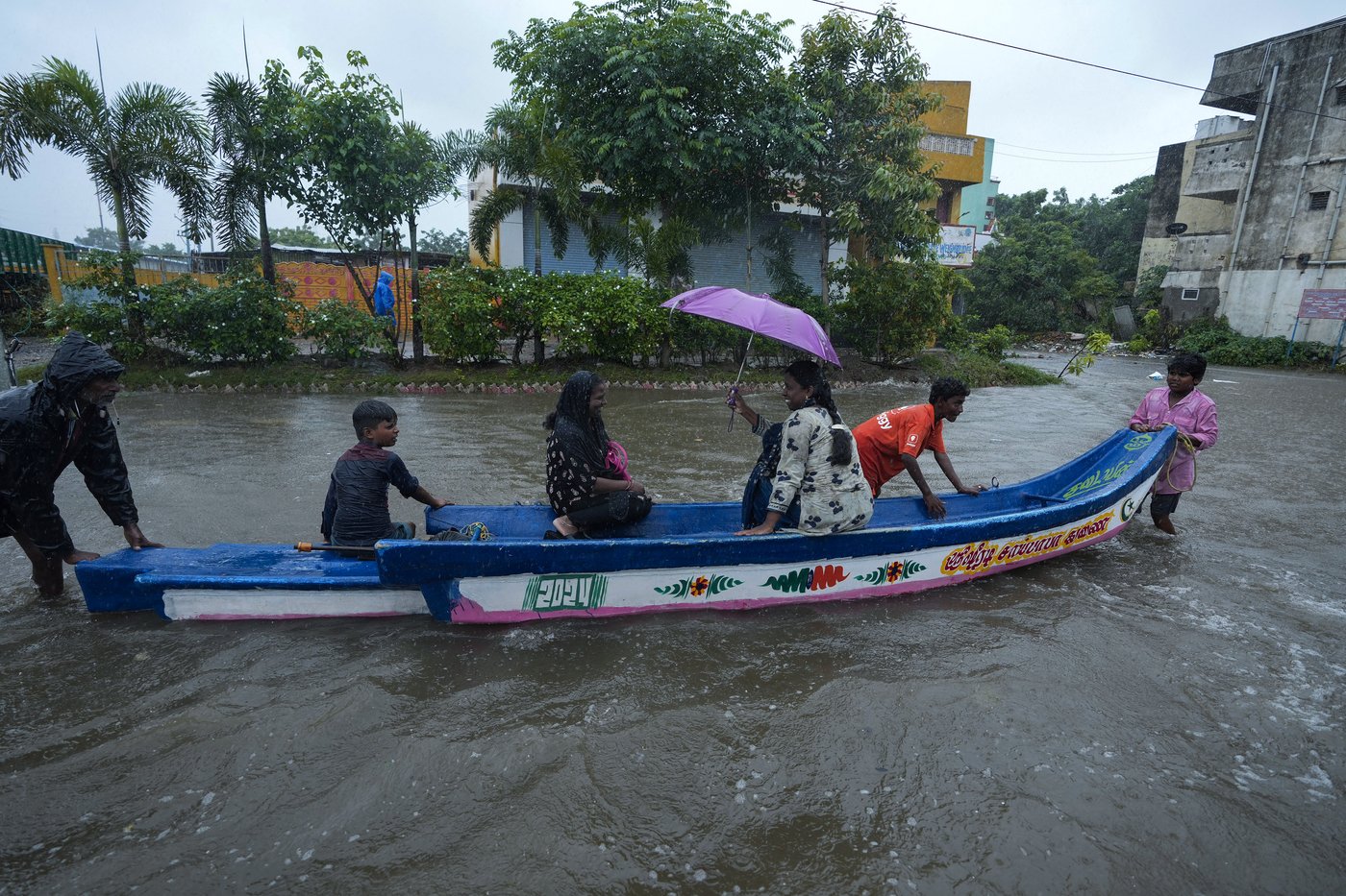 Monsoon flooding closes schools and offices in India's southern IT hubs | iNFOnews.ca Monsoon flooding closes schools and offices in India's southern IT hubs | iNFOnews.ca