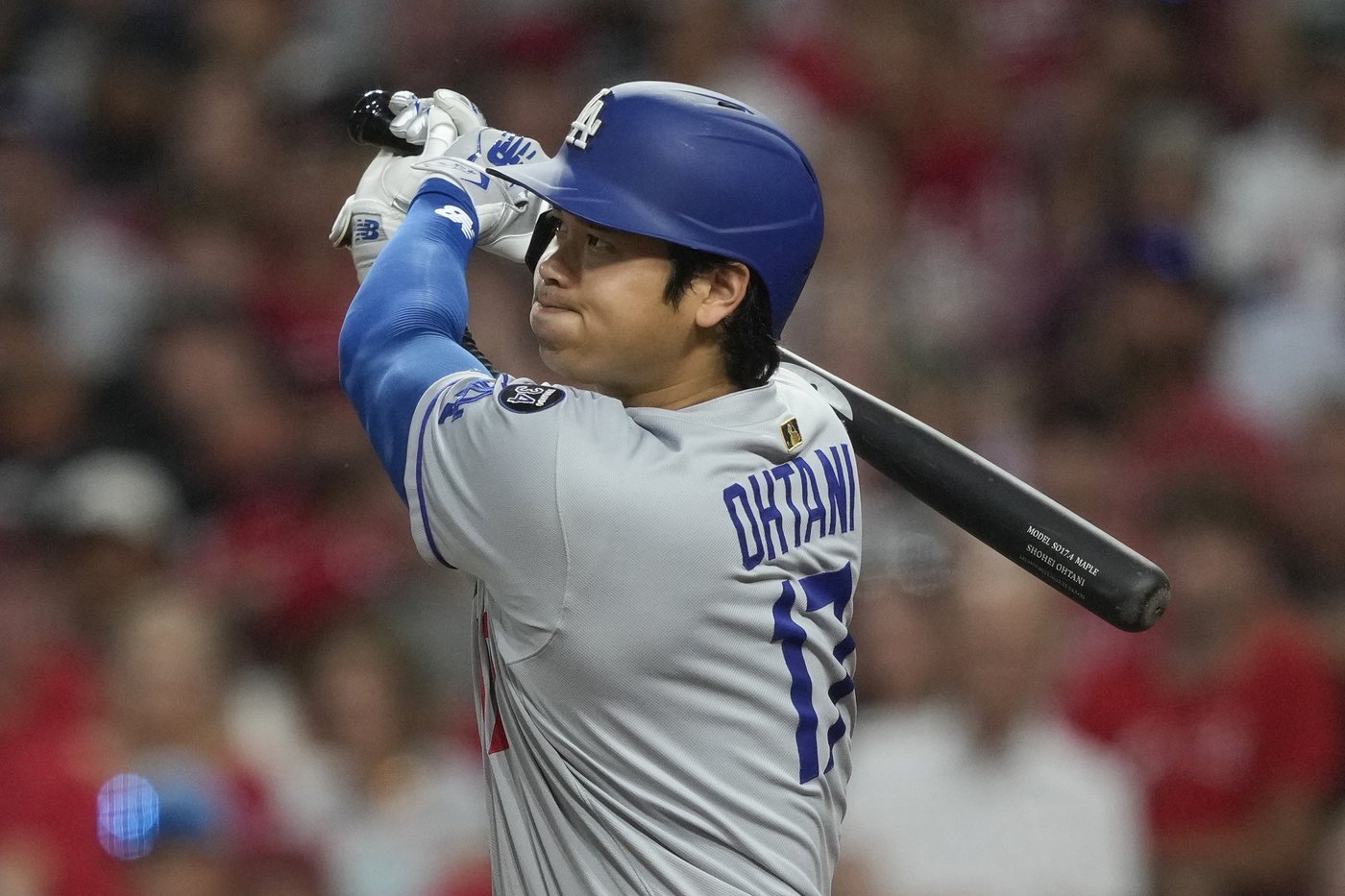 Ohtani's two-run double extends hitting streak as Dodgers defeat Reds 5-2 | iNFOnews.ca