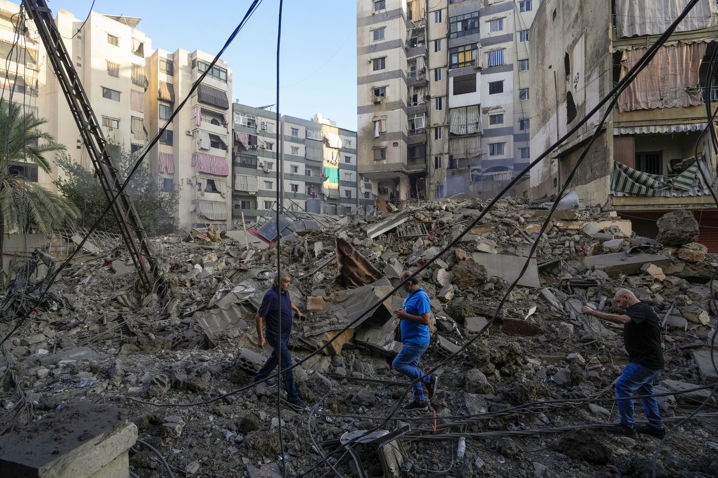 Israeli airstrikes rock southern suburbs of Beirut and cut off a key crossing into Syria | iNFOnews.ca Israeli airstrikes rock southern suburbs of Beirut and cut off a key crossing into Syria | iNFOnews.ca