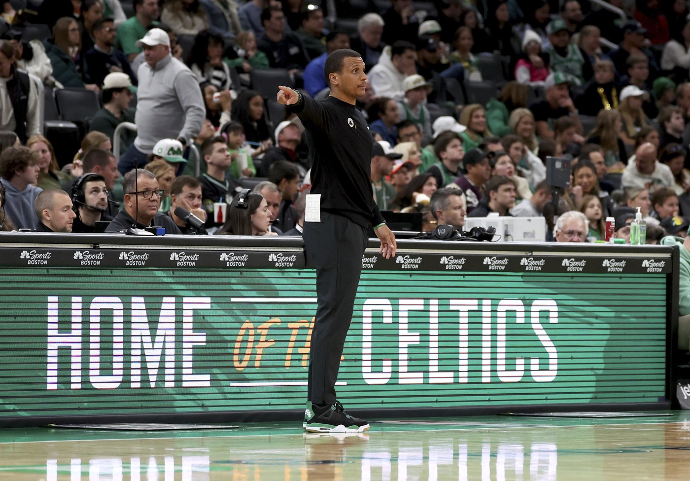 NBA champion Celtics prepare for banner night and opener against rival New York Knicks | iNFOnews.ca NBA champion Celtics prepare for banner night and opener against rival New York Knicks | iNFOnews.ca
