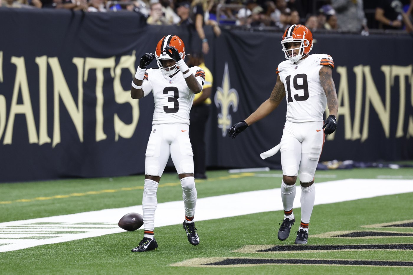 Taysom Hill runs for 3 TDs as the Saints top Jameis Winston and the struggling Browns 35-14 | iNFOnews.ca Taysom Hill runs for 3 TDs as the Saints top Jameis Winston and the struggling Browns 35-14 | iNFOnews.ca
