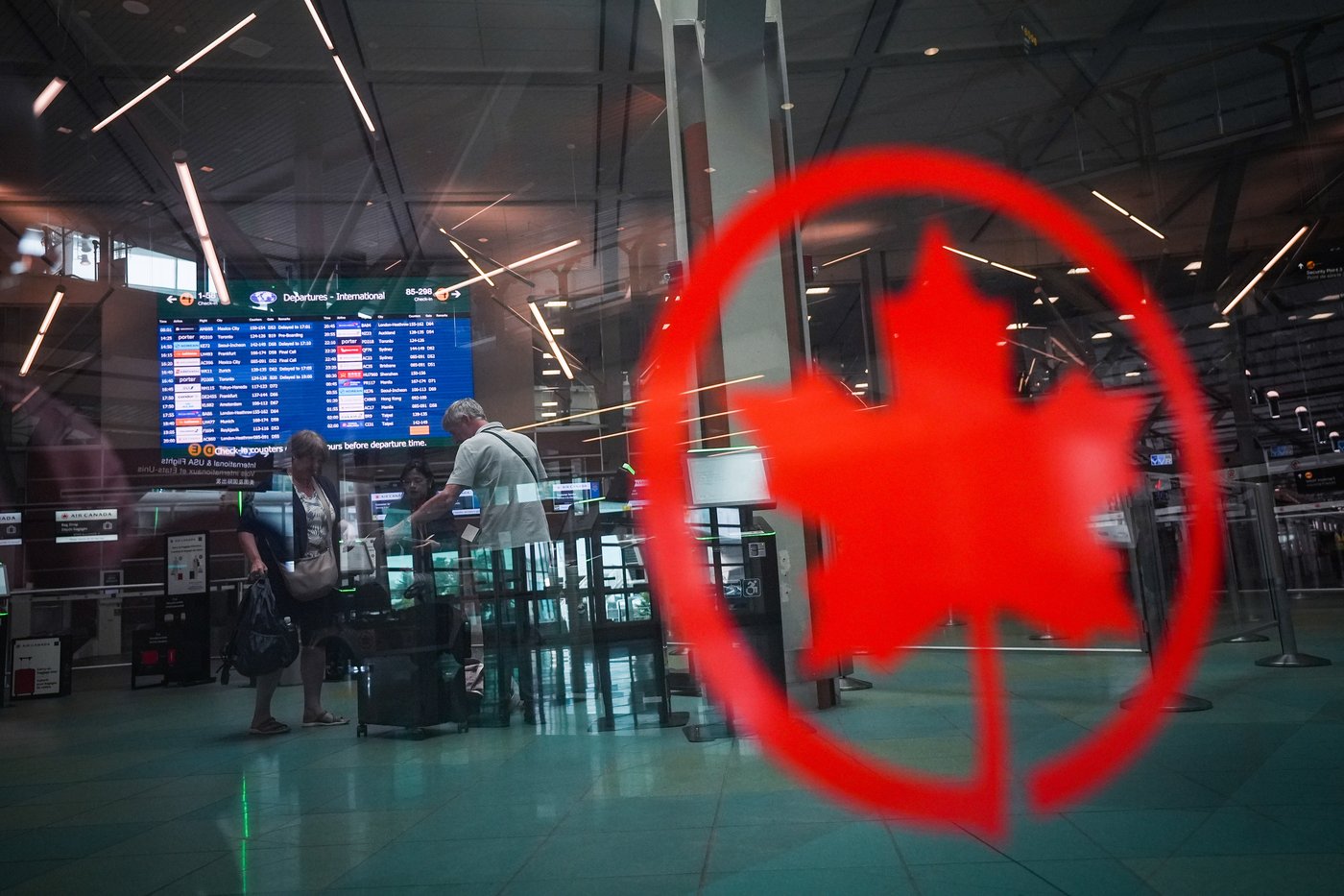 In the news today: Air Canada flight cancellations, Alberta's third summer town hall | iNFOnews.ca