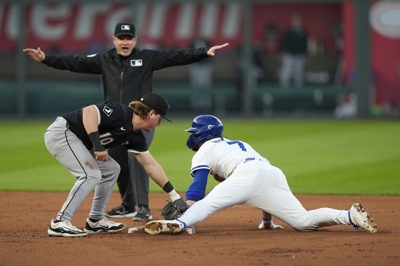 White Sox INF Chase Meidroth scratched because of right shoulder soreness | iNFOnews.ca White Sox INF Chase Meidroth scratched because of right shoulder soreness | iNFOnews.ca