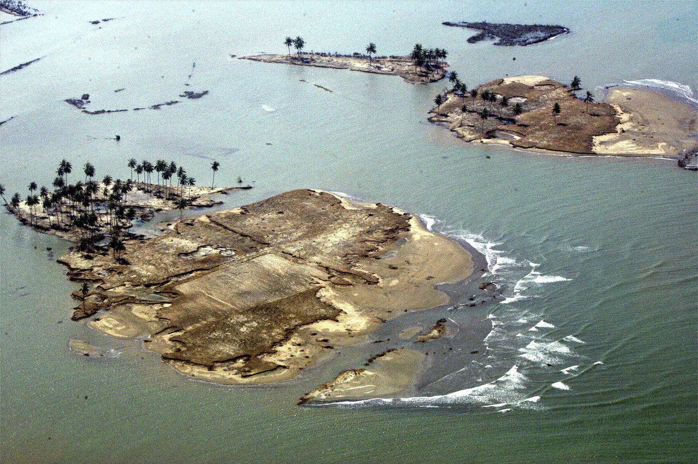 Prayers and tears mark 20 years since the Indian Ocean tsunami that killed some 230,000 people | iNFOnews.ca