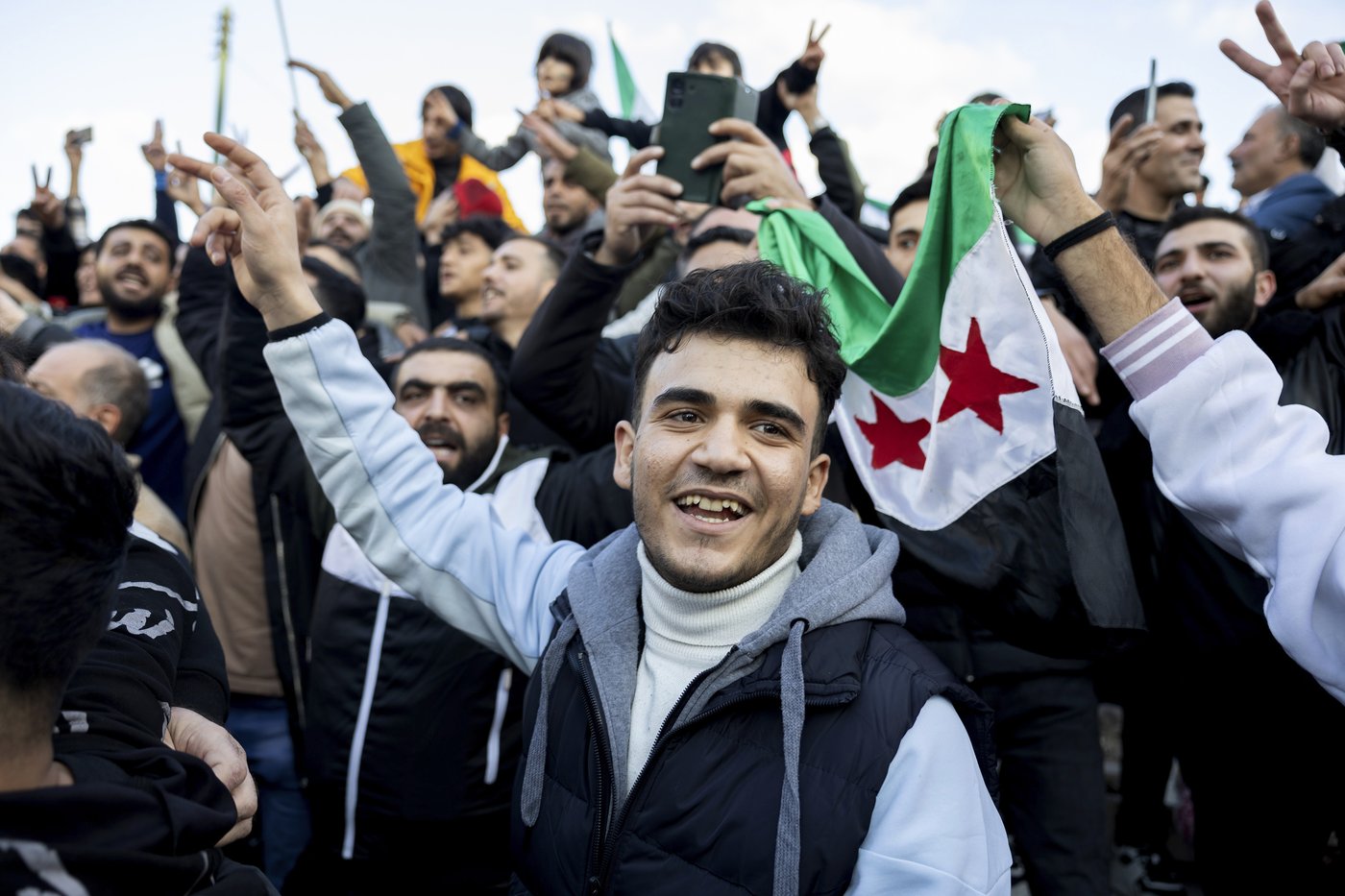 Global reaction to Assad's sudden ouster from Syria ranges from jubilation to alarm | iNFOnews.ca