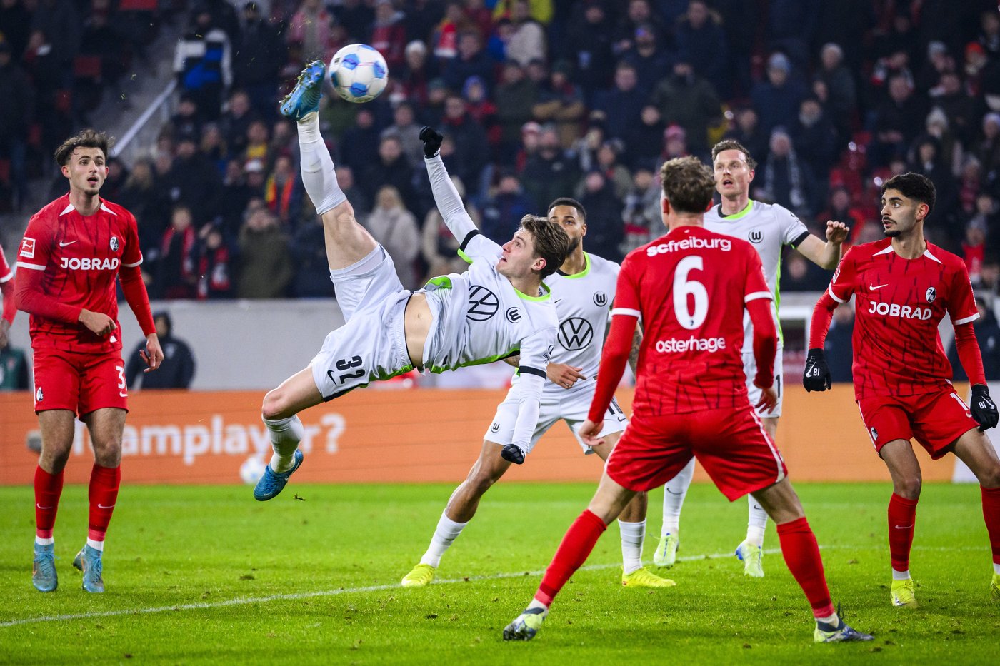 Freiburg survives late onslaught to beat Wolfsburg in Bundesliga thriller | iNFOnews.ca Freiburg survives late onslaught to beat Wolfsburg in Bundesliga thriller | iNFOnews.ca