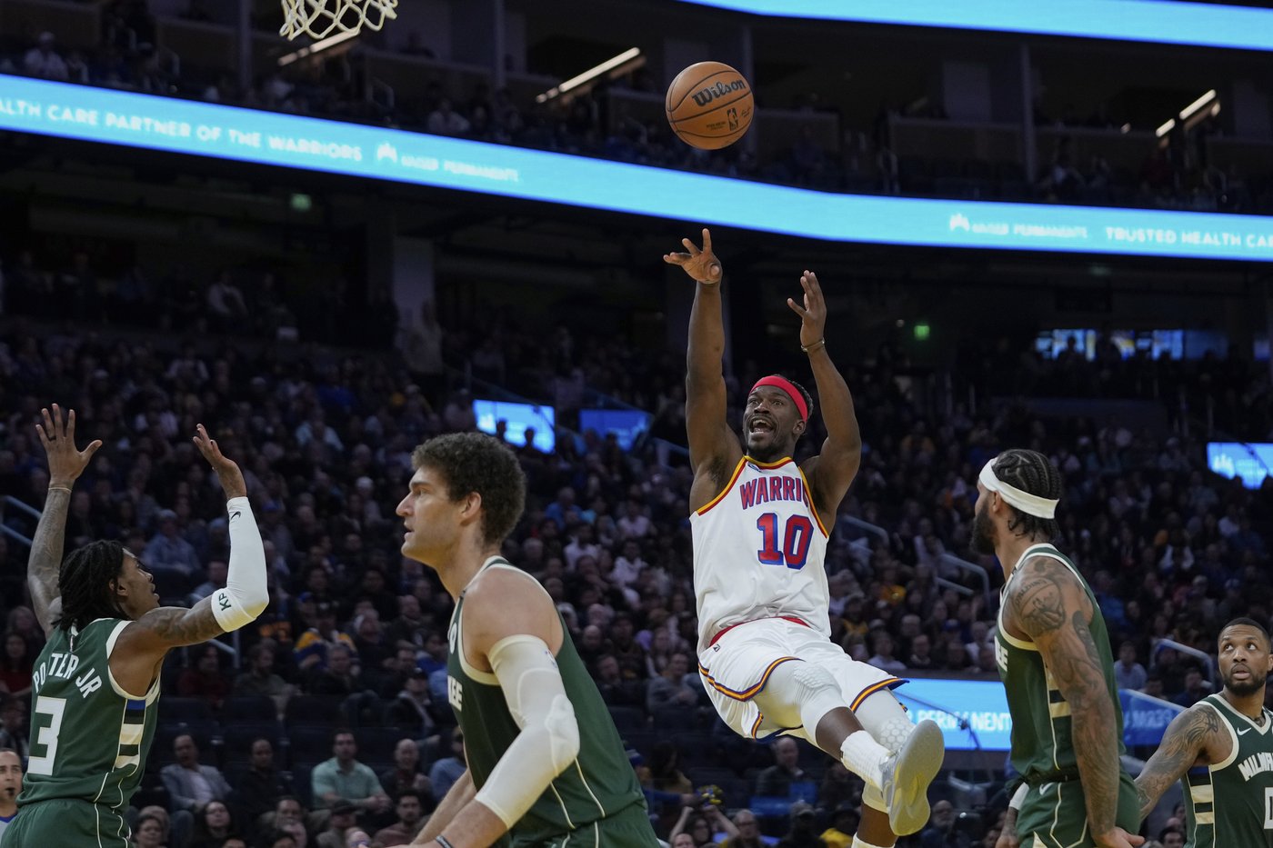 Jimmy Butler's presence on the court and in locker room has sparked the Warriors' resurgence | iNFOnews.ca
