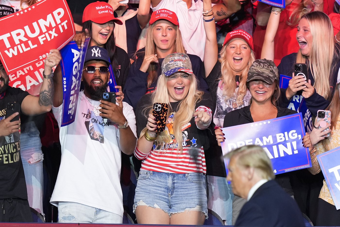 Trump wants to narrow his deficit with women but he's not changing how he talks about them | iNFOnews.ca Trump wants to narrow his deficit with women but he's not changing how he talks about them | iNFOnews.ca