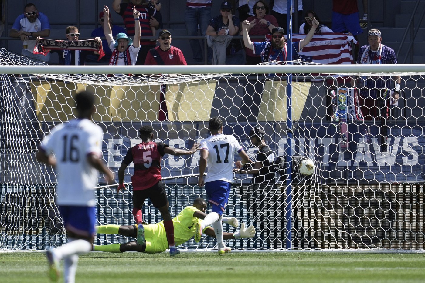 US ends 4-game losing streak, routs Trinidad 5-0 in Gold Cup opener as Malik Tillman scores twice | iNFOnews.ca US ends 4-game losing streak, routs Trinidad 5-0 in Gold Cup opener as Malik Tillman scores twice | iNFOnews.ca