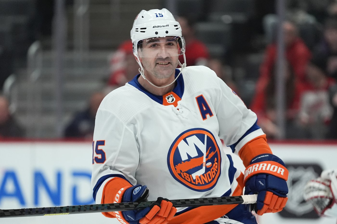 Cal Clutterbuck says he's retiring after 17 NHL seasons with the Islanders and Wild | iNFOnews.ca