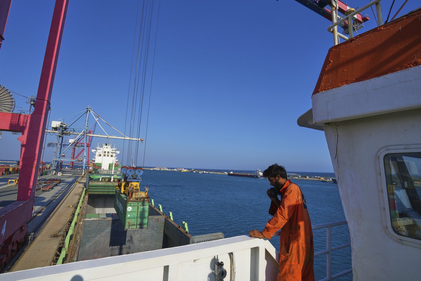 A Gaza-bound ship that left Cyprus with 1,200 tons of food aid nears Israeli port | iNFOnews.ca A Gaza-bound ship that left Cyprus with 1,200 tons of food aid nears Israeli port | iNFOnews.ca