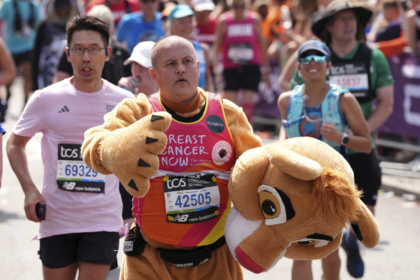 PHOTO COLLECTION: London Marathon | iNFOnews.ca PHOTO COLLECTION: London Marathon | iNFOnews.ca