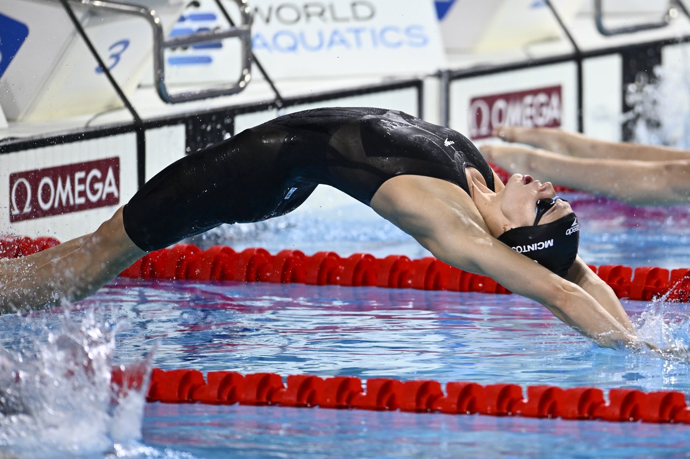 Canada's McIntosh takes backstroke silver at short-course swimming championships | iNFOnews.ca Canada's McIntosh takes backstroke silver at short-course swimming championships | iNFOnews.ca