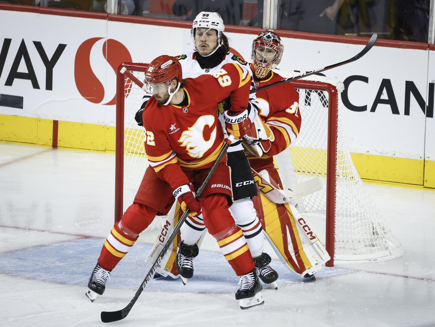 Coronato scores twice, unbeaten Flames edge Blackhawks 3-1 | iNFOnews.ca Coronato scores twice, unbeaten Flames edge Blackhawks 3-1 | iNFOnews.ca