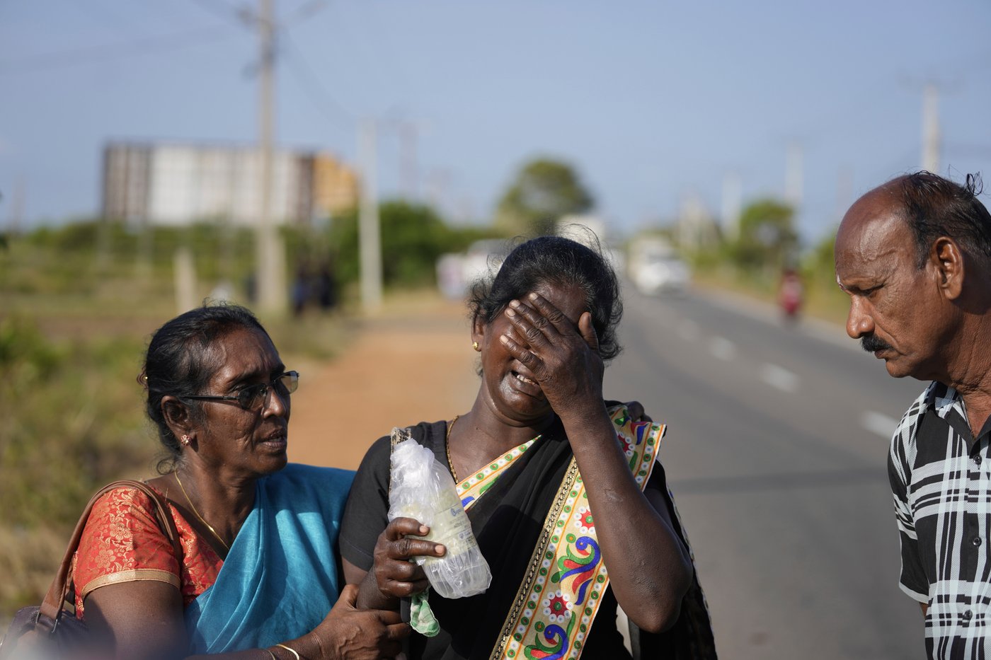 A wartime mass grave in Sri Lanka yields a baby bottle, children's clothes and 141 skeletons | iNFOnews.ca A wartime mass grave in Sri Lanka yields a baby bottle, children's clothes and 141 skeletons | iNFOnews.ca