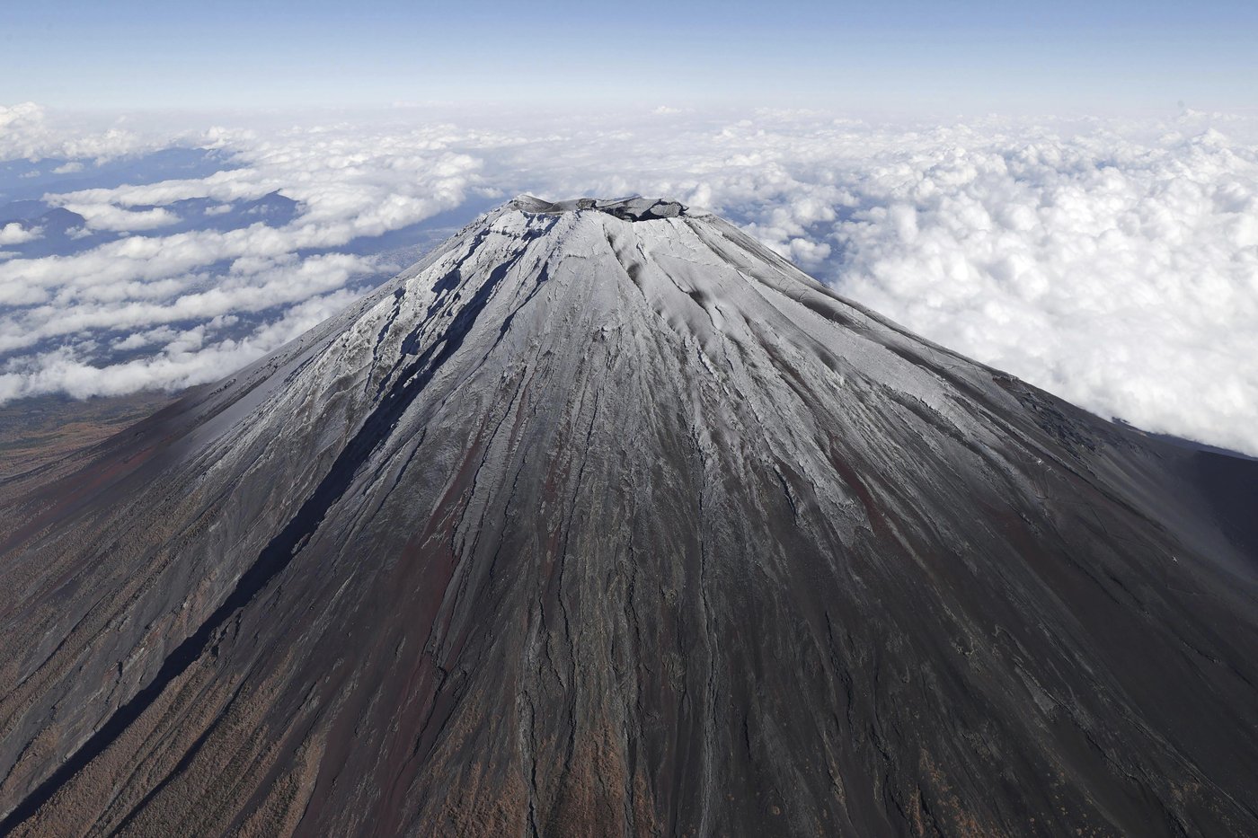 It's not official yet but Mount Fuji gets its trademark snowcap after the longest delay in 130 years | iNFOnews.ca It's not official yet but Mount Fuji gets its trademark snowcap after the longest delay in 130 years | iNFOnews.ca