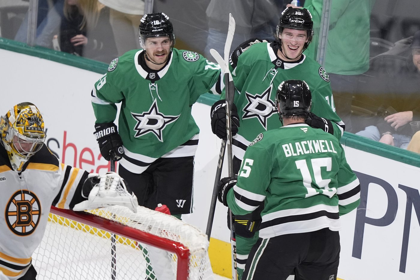 Dadonov scores 2 goals, including a penalty shot, as the Stars beat the Bruins 7-2 | iNFOnews.ca Dadonov scores 2 goals, including a penalty shot, as the Stars beat the Bruins 7-2 | iNFOnews.ca