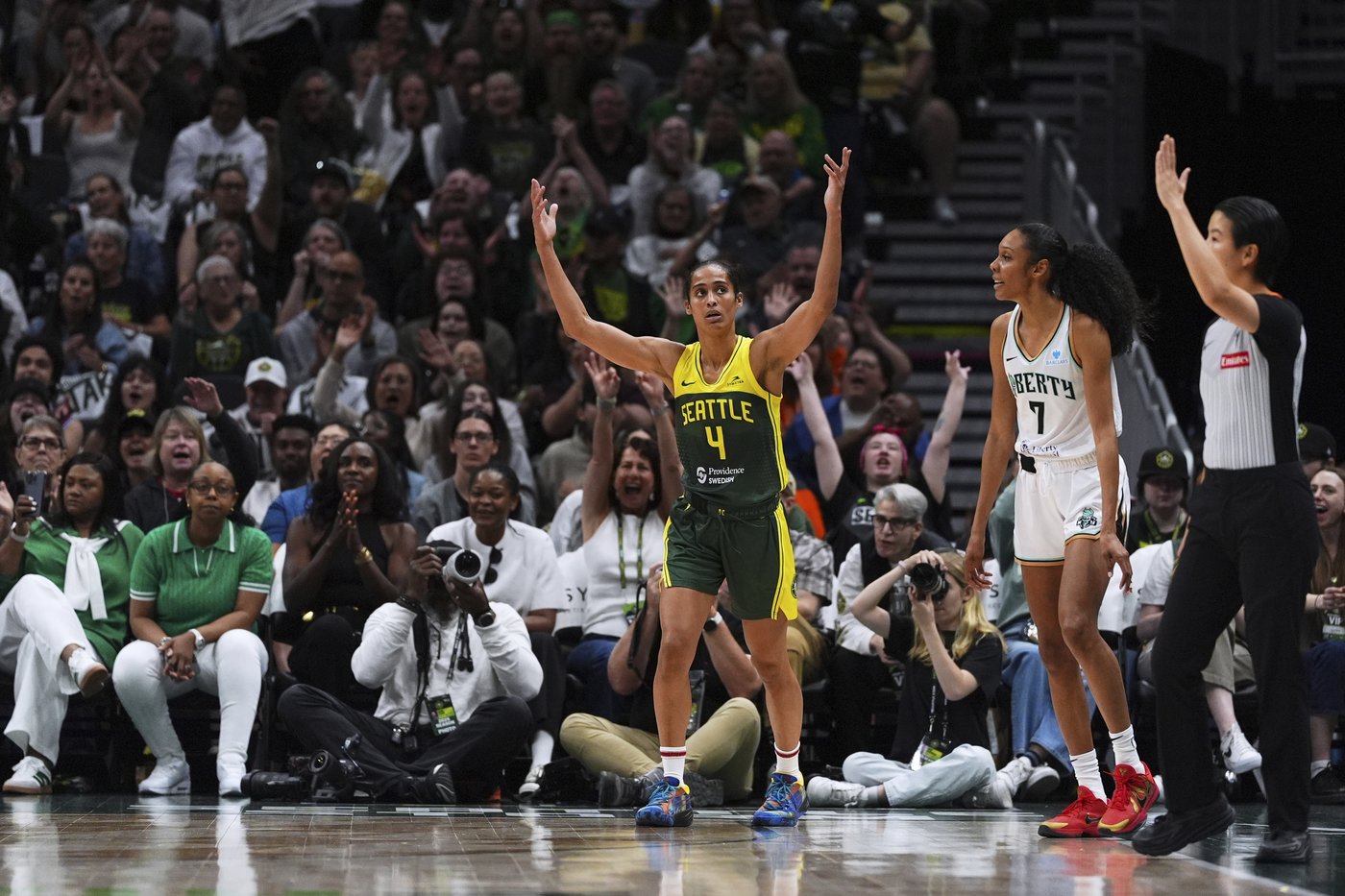 Nneka Ogwumike scores 26, Skylar Diggins adds 20 to help Storm beat Liberty 89-79 | iNFOnews.ca
