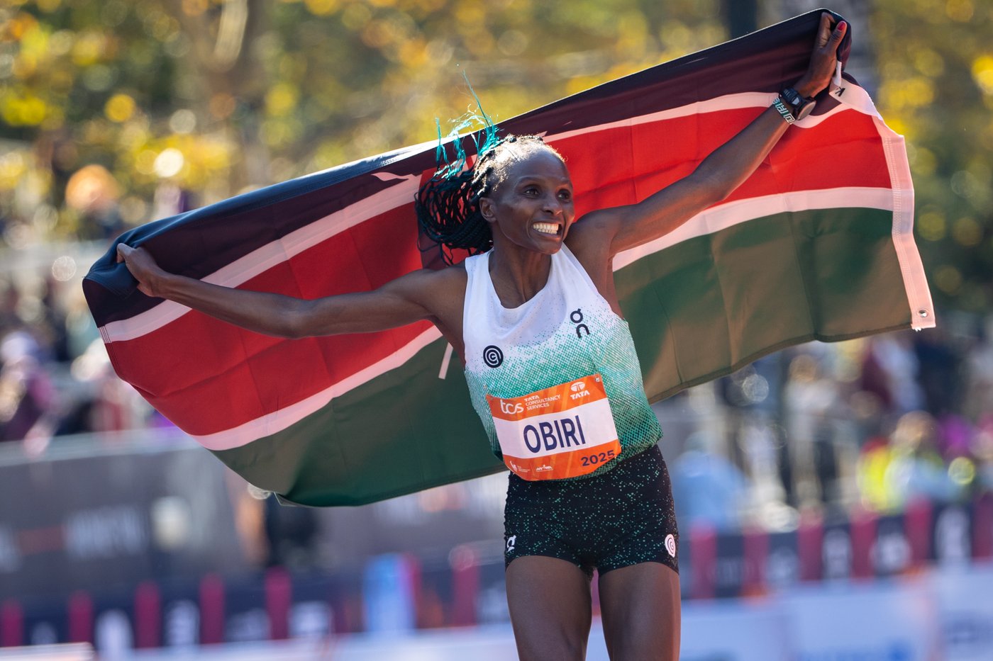 Obiri sets women's NYC Marathon course record, Kipruto wins men's race by a fraction of a second | iNFOnews.ca