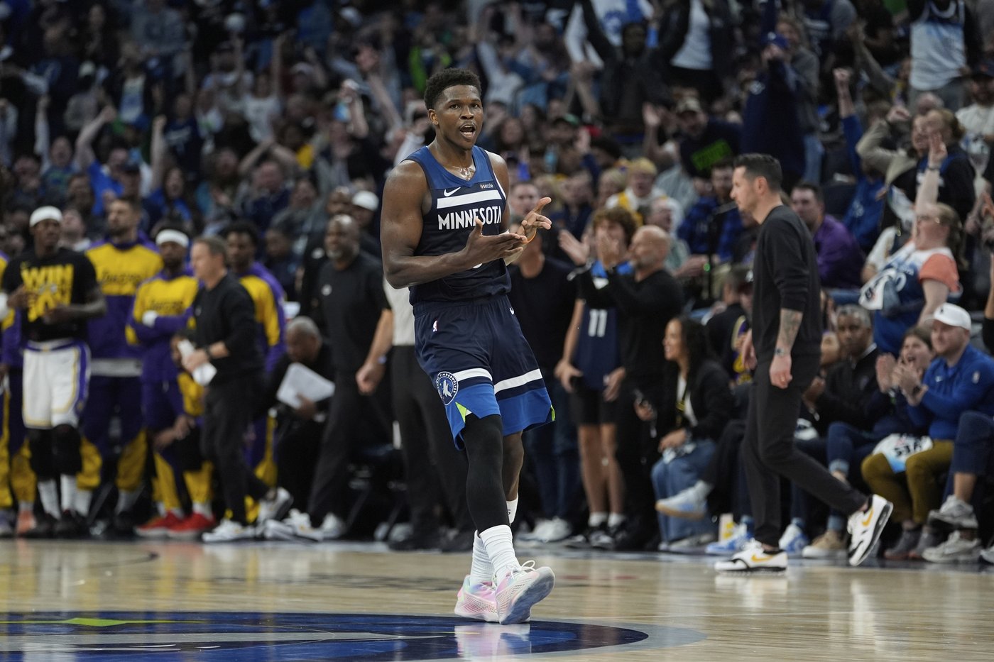 Back on their home courts, Lakers and Rockets are both determined to postpone elimination | iNFOnews.ca