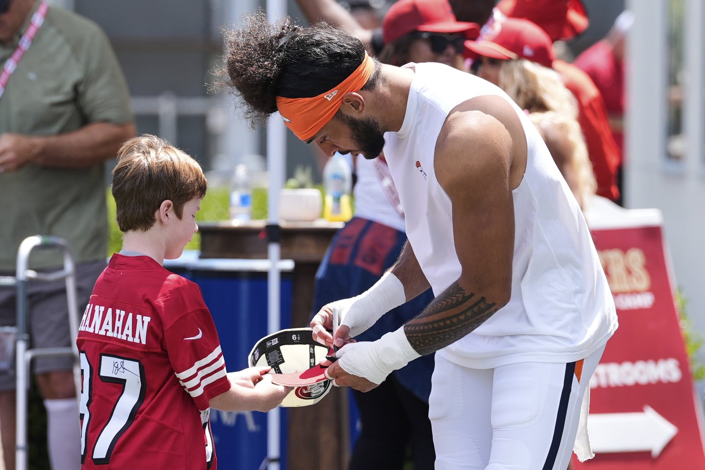 49ers and Broncos hold joint practice, Hufanga and Greenlaw reunite with former teammates | iNFOnews.ca 49ers and Broncos hold joint practice, Hufanga and Greenlaw reunite with former teammates | iNFOnews.ca