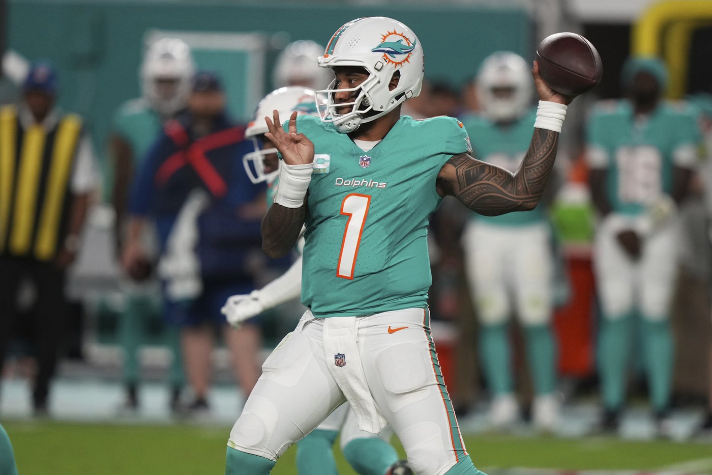 Dolphins downgrade QB Tua Tagovailoa to doubtful with hip injury ahead of Sunday's game vs Browns | iNFOnews.ca