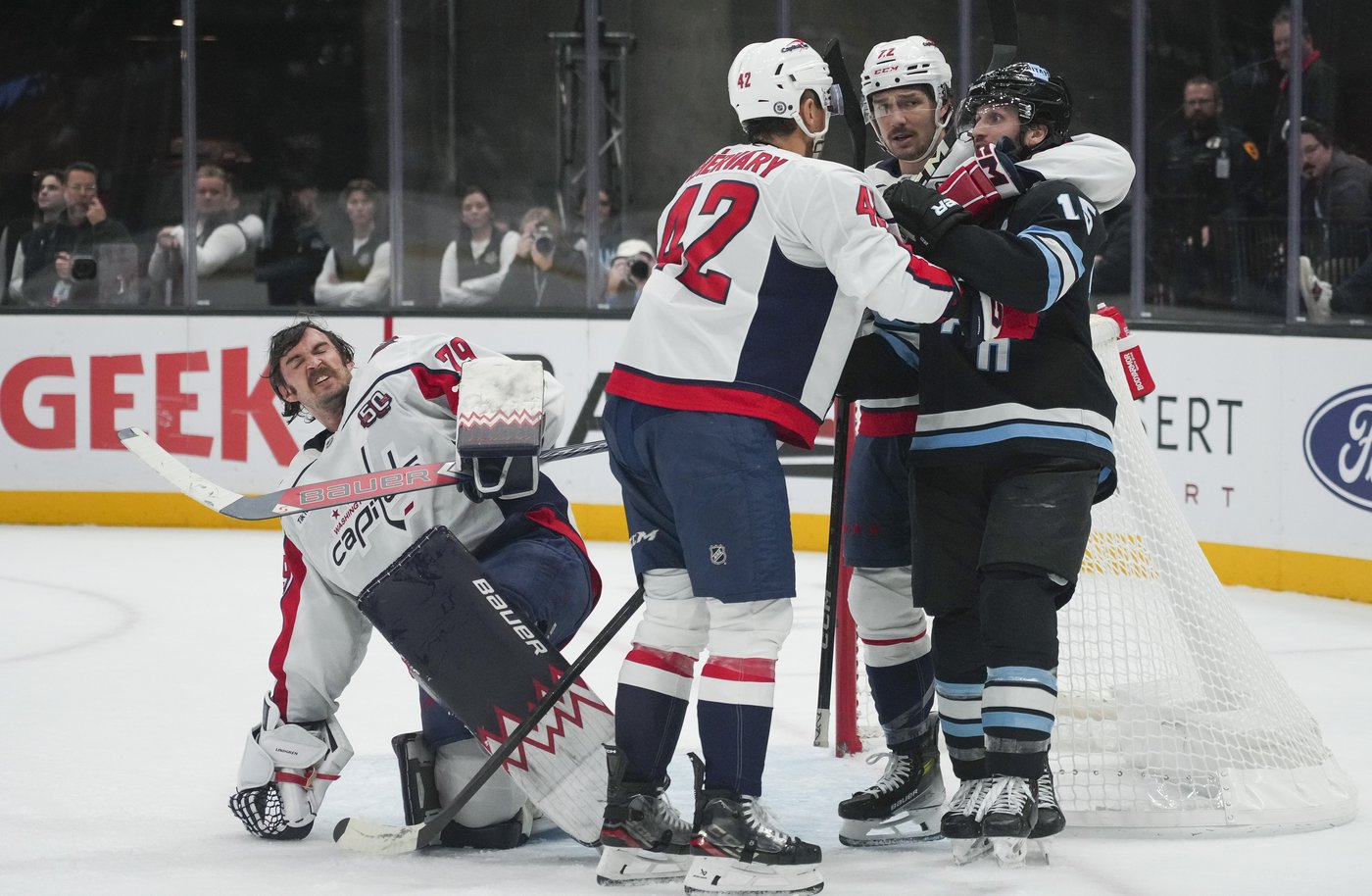 Ovechkin scores twice before leaving with apparent injury, leads Capitals past Utah 6-2 | iNFOnews.ca Ovechkin scores twice before leaving with apparent injury, leads Capitals past Utah 6-2 | iNFOnews.ca