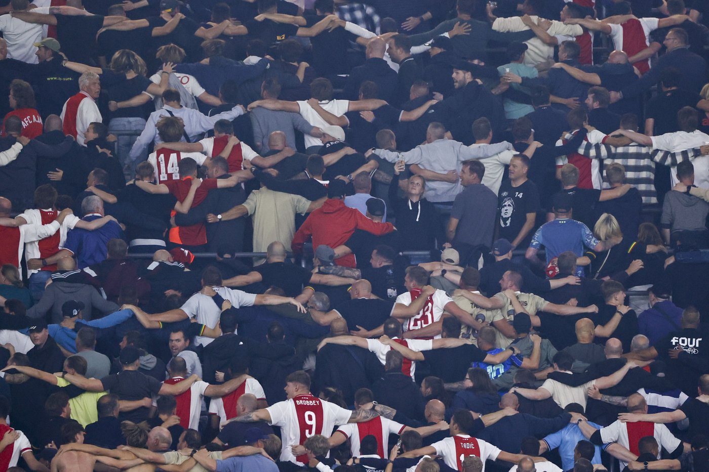 Tottenham overcomes early red card to post 3-0 win in revamped Europa League | iNFOnews.ca Tottenham overcomes early red card to post 3-0 win in revamped Europa League | iNFOnews.ca