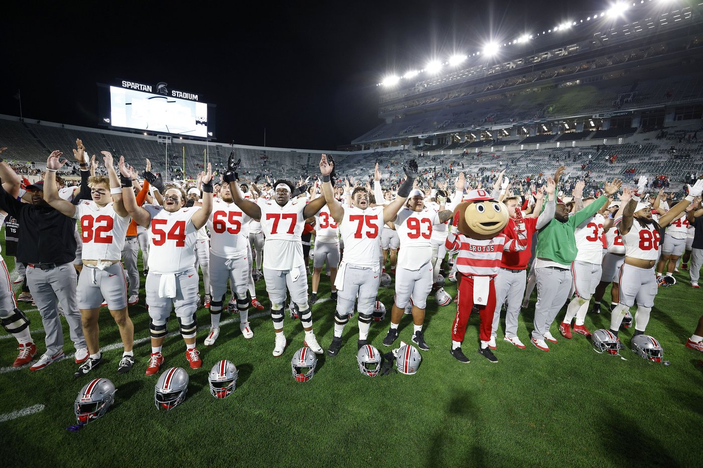 Jeremiah Smith scores 2 TDs in 1st half and helps No. 3 Ohio St pull away and rout Michigan St 38-7 | iNFOnews.ca