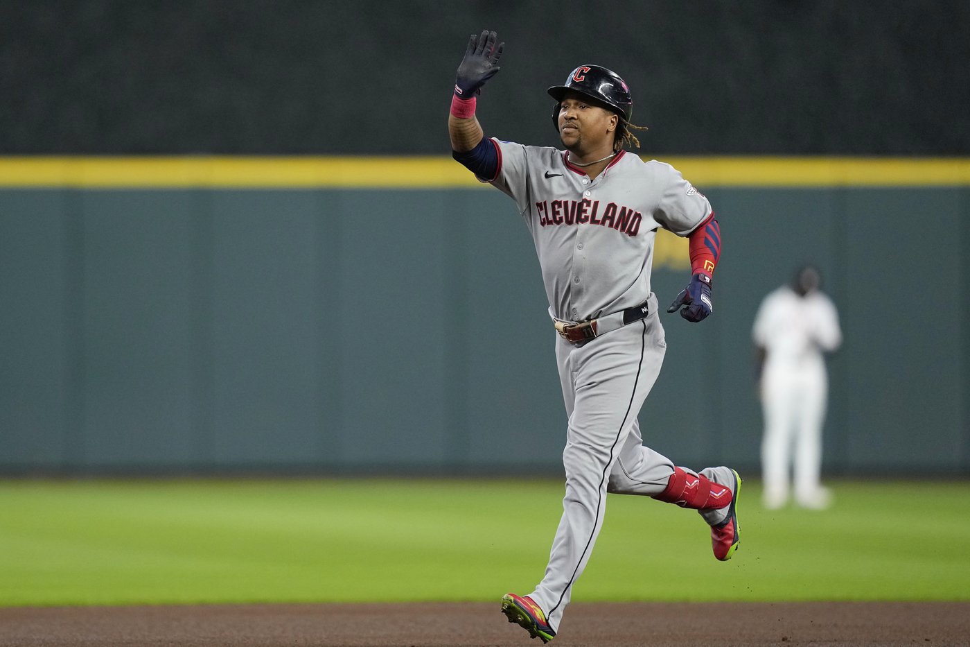 Angel Martínez's grand slam in 10th inning gives Guardians win over Astros | iNFOnews.ca Angel Martínez's grand slam in 10th inning gives Guardians win over Astros | iNFOnews.ca