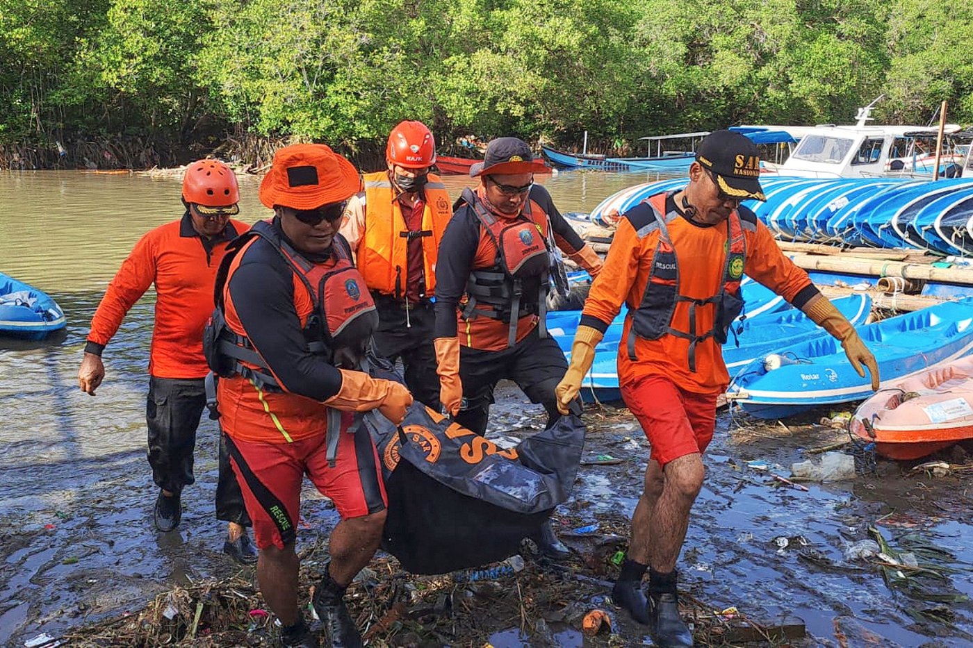 Indonesian rescuers search for missing people as devastating floods recede | iNFOnews.ca Indonesian rescuers search for missing people as devastating floods recede | iNFOnews.ca