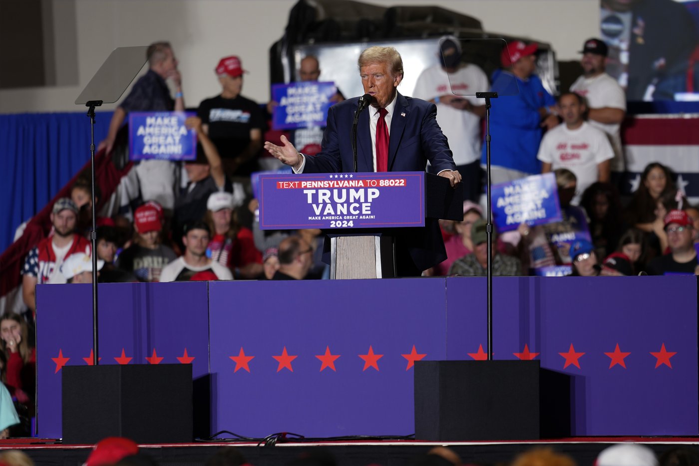 Trump escalates attacks on Harris' mental fitness and suggests she should be prosecuted | iNFOnews.ca