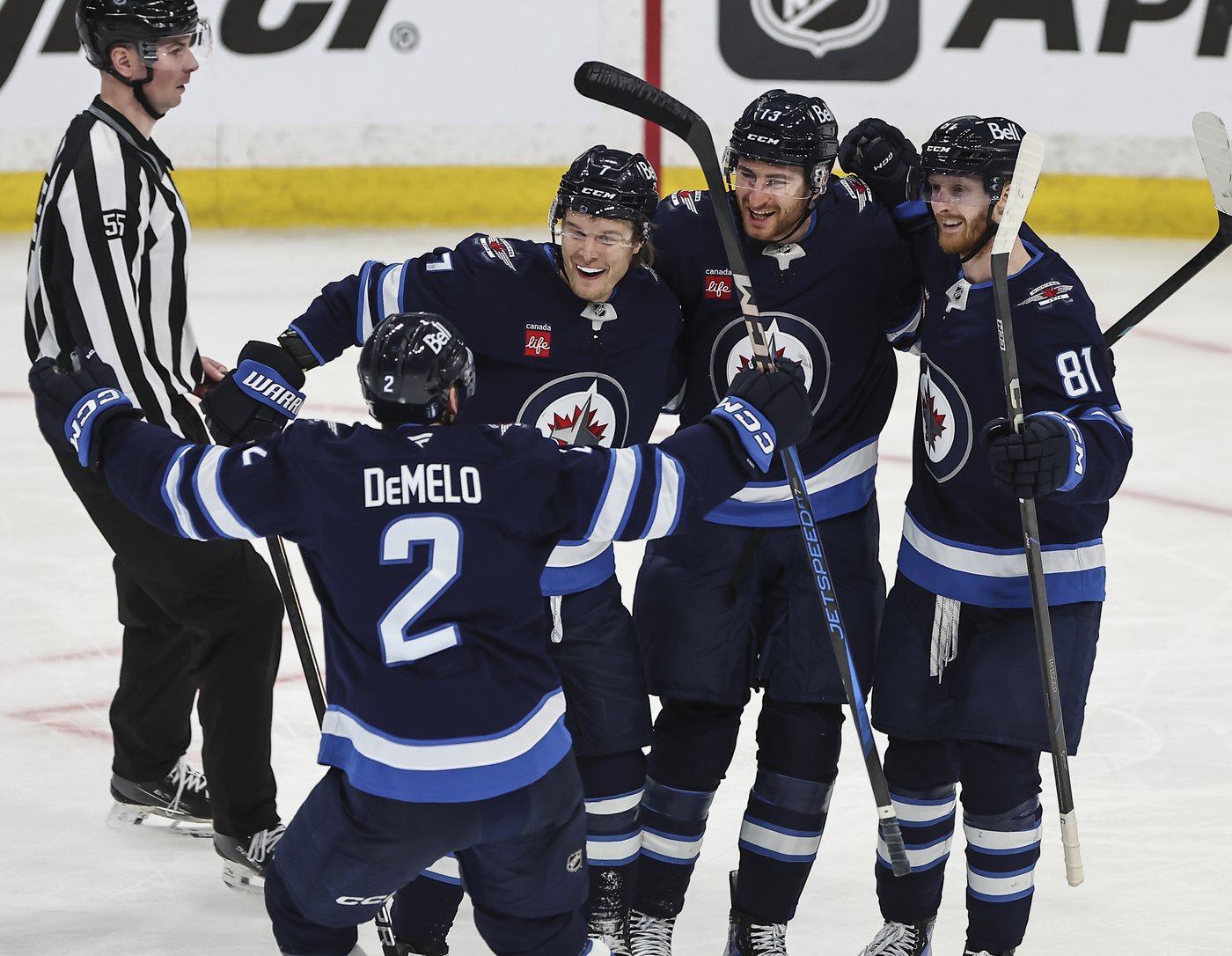 Connor's three-point effort leads Jets to 5-3 win over Blues, 3-2 series lead | iNFOnews.ca