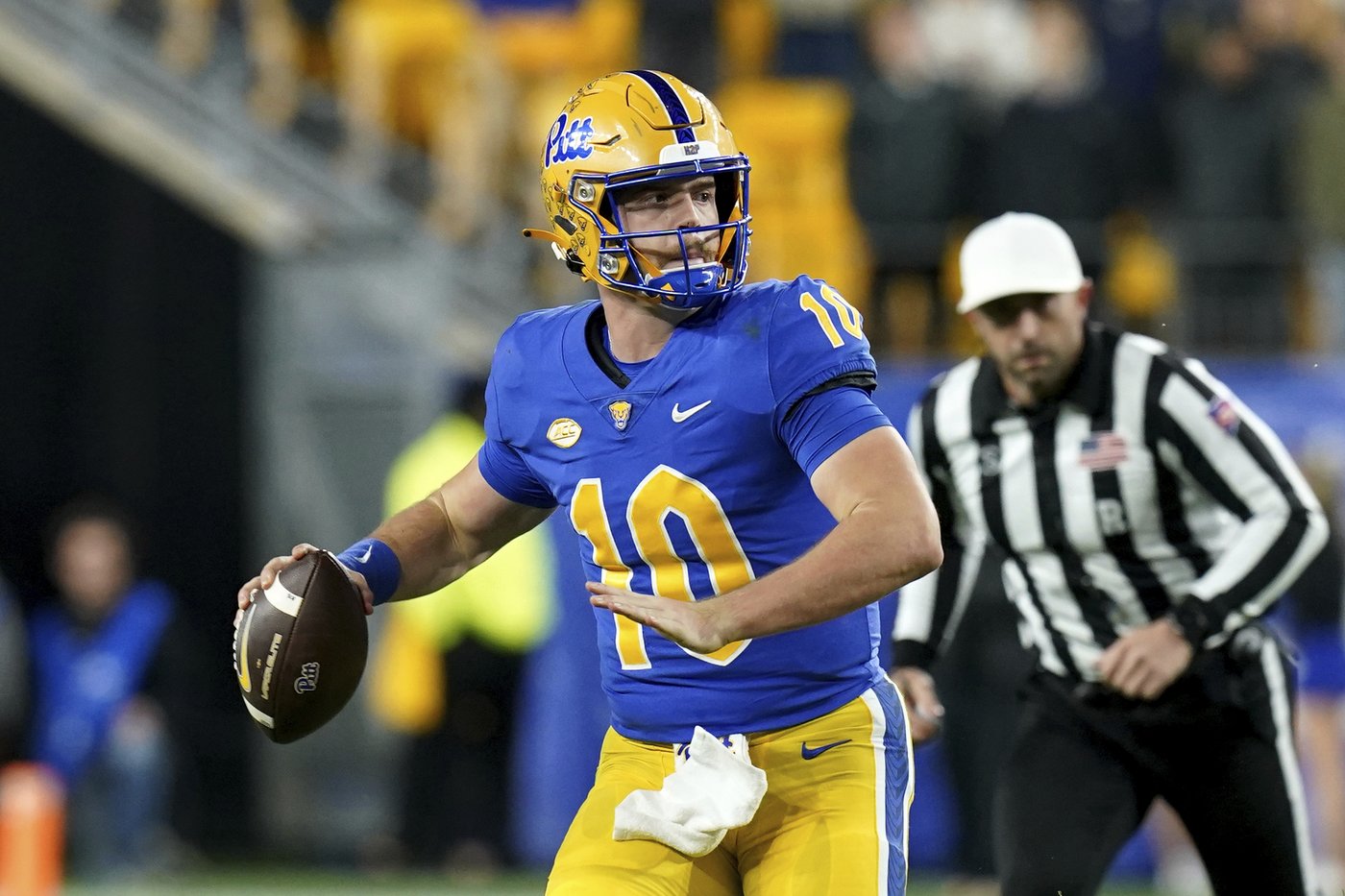 Pitt QB Eli Holstein, offensive coordinator Kade Bell are on the same wavelength entering year 2 | iNFOnews.ca Pitt QB Eli Holstein, offensive coordinator Kade Bell are on the same wavelength entering year 2 | iNFOnews.ca