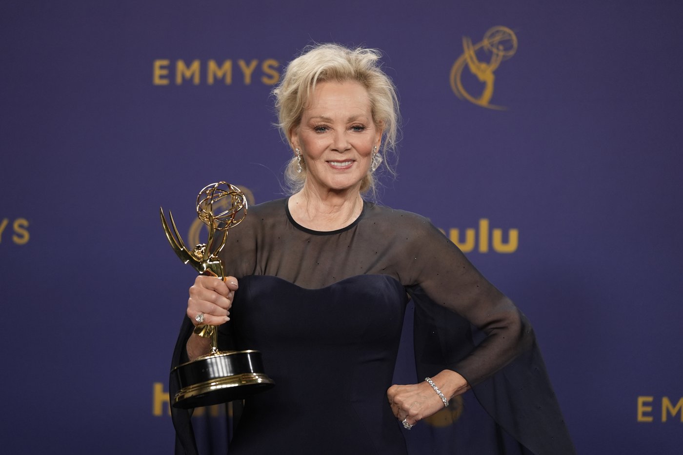 Jean Smart, Ariana Grande, Michael Keaton among hosts for 'SNL' season 50 | iNFOnews.ca