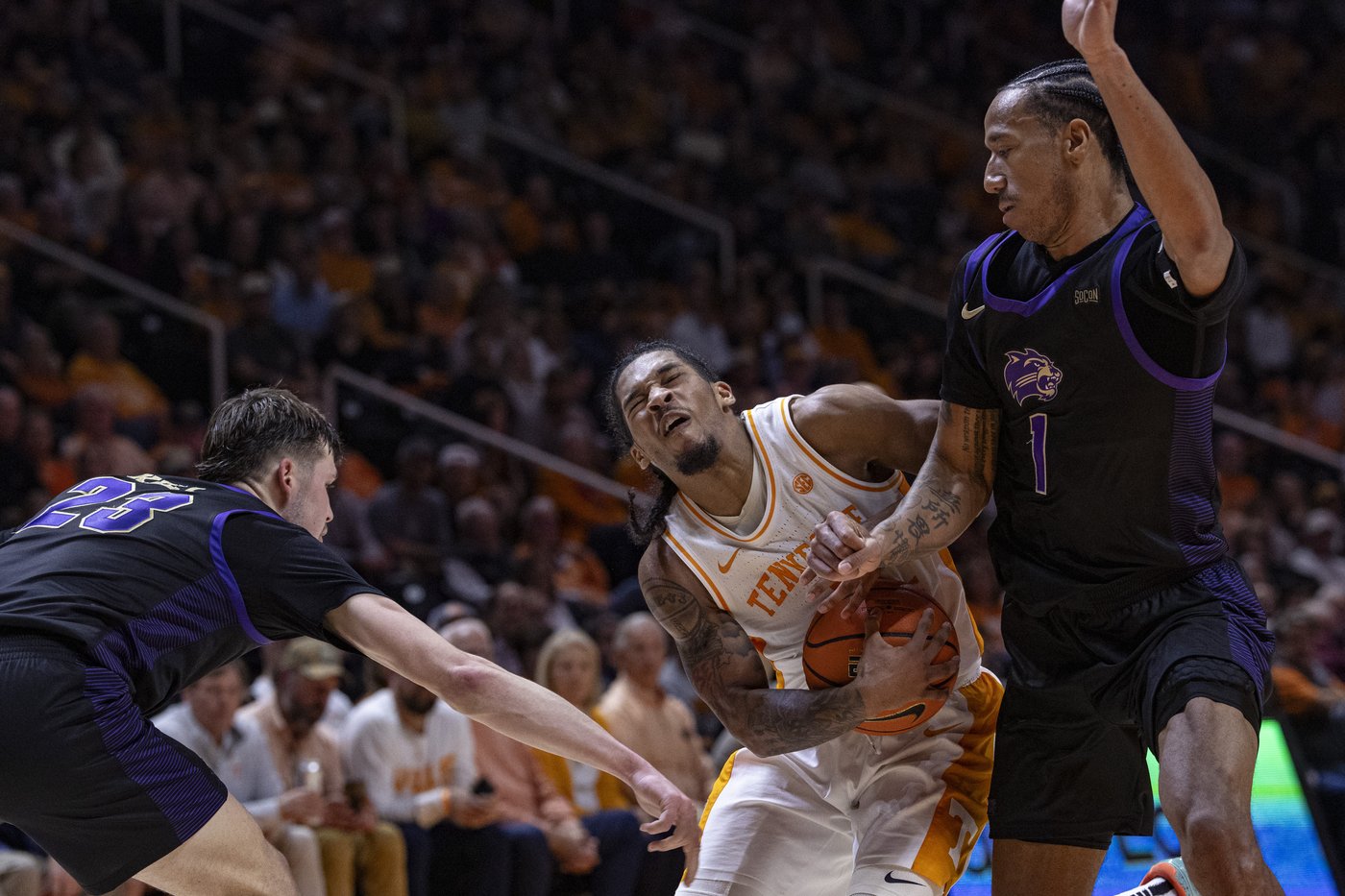 Lanier scores 19 as No. 1 Tennessee routs Western Carolina 84-36 | iNFOnews.ca Lanier scores 19 as No. 1 Tennessee routs Western Carolina 84-36 | iNFOnews.ca