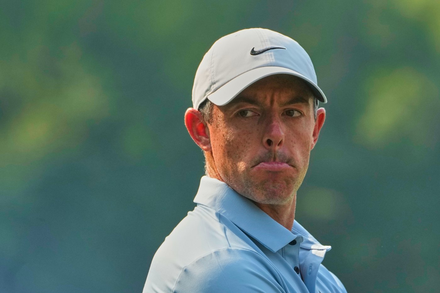 Fleetwood leads, McIlroy fights to stay in contention in India in front of cricket great Tendulkar | iNFOnews.ca