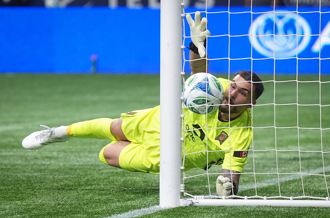 Whitecaps use late goal to defeat Valour FC, advance to Canadian Championship semis | iNFOnews.ca